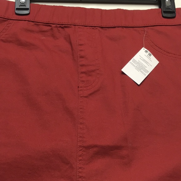 Brick red short summer skirt with elastic waist. - Picture 5 of 8